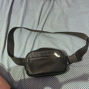 Black Fanny pack.